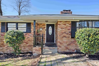 104 Oak Forest Dr, Greer, SC 29650