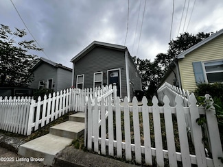939 Goss Ave, Louisville, KY 40217