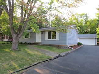 122 Liverpool Dr SE, Poplar Grove, IL 61065
