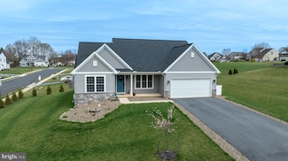 7 Rein Dr, Stevens, PA 17578