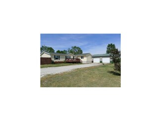 5211 Buffalo Dr, Central City, IA 52214