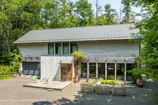 18 Ryan Dr, West Hurley, NY 12491