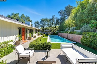 47 Charles Hill Cir, Orinda, CA 94563