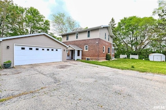 112 Pekin Ave, East Peoria, IL 61611