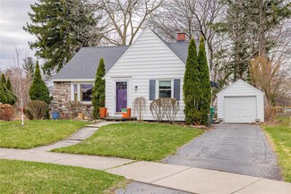 2 Idyllwood Ln, Rochester, NY 14617