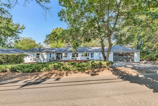 127 Valley View Dr, Medford, OR 97504