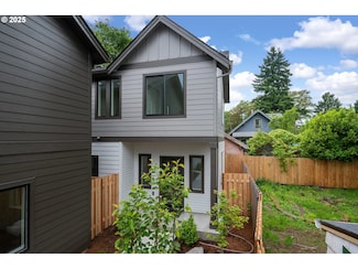 5831 NE 16th Ave Unit rear, Portland, OR 97211