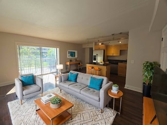 4700 Roanoke Pkwy Unit 604, Kansas City, MO 64112