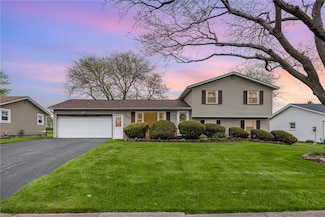 152 Marlbank Dr, Rochester, NY 14612
