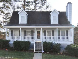 1536 Lewisburg Pointe Dr, Clemmons, NC 27012