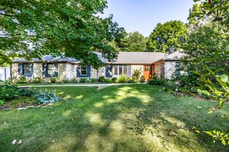 11406 Dona Dr, Carmel, IN 46033