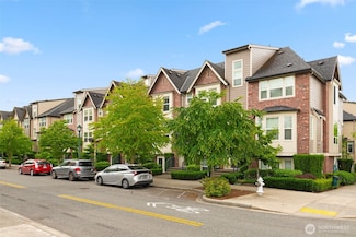 1087 10th Ave NE, Issaquah, WA 98029