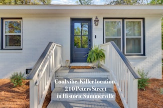210 Peters St, Summerville, SC 29483