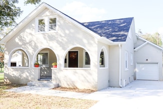 413 E Main St, Waverly, TN 37185