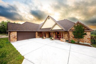 134 Evening View Point W, Ingram, TX 78025