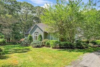 2 Old Hollow Ln, East Hampton, NY 11937