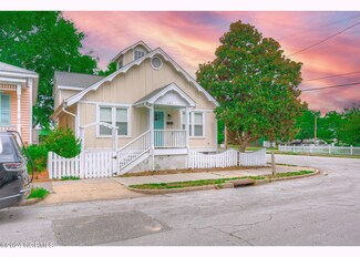 121 N 8th St, Wilmington, NC 28401