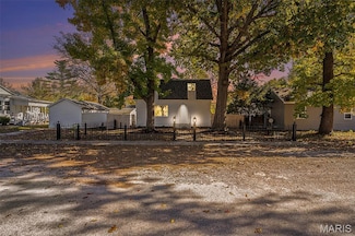 2109 S 3rd St, Mascoutah, IL 62258