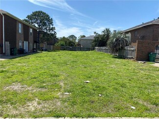 4432 Barnett St, Metairie, LA 70006