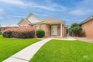 208 Hawthorne Cir, Fairhope, AL 36532