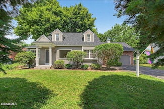 4 Lee Rd, Schenectady, NY 12302