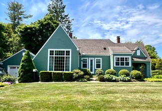 23 Winslow Rd, Falmouth, ME 04105