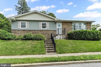 204 Oak Ave, Kennett Square, PA 19348