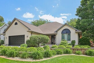 401 Saint Andrew's Ct, Waunakee, WI 53597
