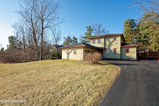 2430 River Rd, Schenectady, NY 12309