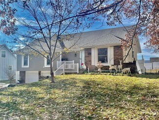 805 NW 19th St, Blue Springs, MO 64015