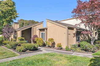 3150 Phoenix Ln, Alameda, CA 94502