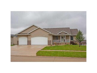 608 High Point Dr, Atkins, IA 52206