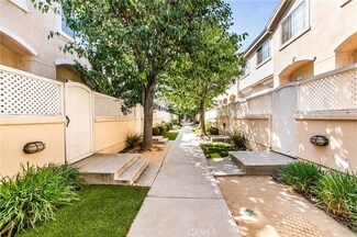 5730 S Glennie Ln Unit F, Los Angeles, CA 90016