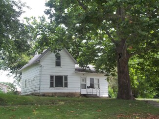 407 S Pine St, Creston, IA 50801