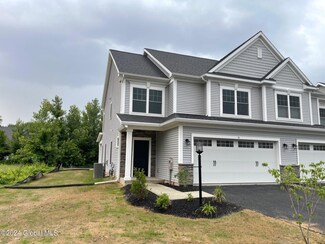 9 Blair Ct, Latham, NY 12110