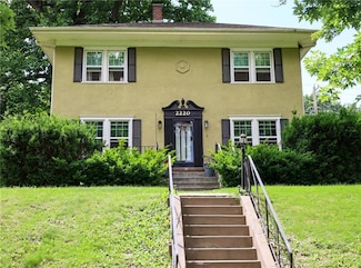 2220 Eugene Field Ave, Saint Joseph, MO 64505
