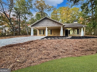 730 Carrie Cove Ln, Clarkesville, GA 30523