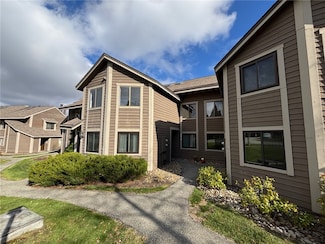 1174 Gristmill Ct, Hidden Valley, PA 15502