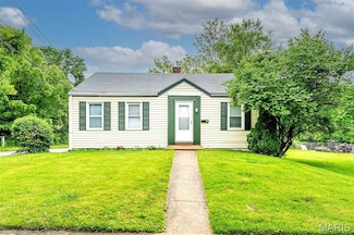 302 Plaza Ave, Saint Louis, MO 63135