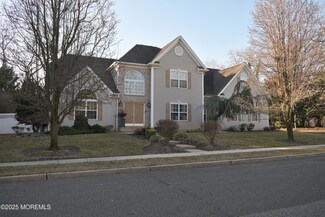 1439 Oakwood Hollow Ln, Toms River, NJ 08755