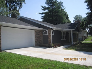 4308 E Maple Manor Pkwy, Muncie, IN 47302
