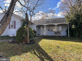 220 Nemoral St, Warminster, PA 18974