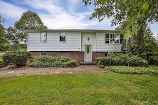 831 Gebhard Ln, Alden, NY 14004