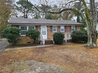 6408 Spring Hill Dr, Fayetteville, NC 28311