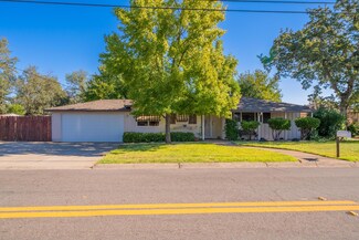5744 Mountain View Dr, Redding, CA 96003