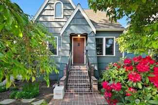 846 NE 94th St, Seattle, WA 98115