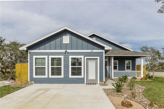 1914 Lighthouse Lakes Ave, Aransas Pass, TX 78336