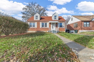 8709 Neier Ln, Saint Louis, MO 63123