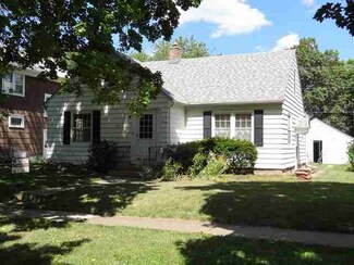 842 Dearborn St, Iowa City, IA 52240