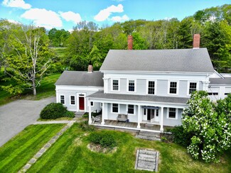 29 River Rd, Newcastle, ME 04553